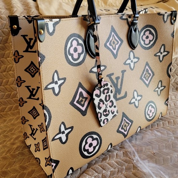 Louis Vuitton Wild At Heart Onthego GM Creme Giant Monogram Print Arizona Bag - Picture 6 of 17